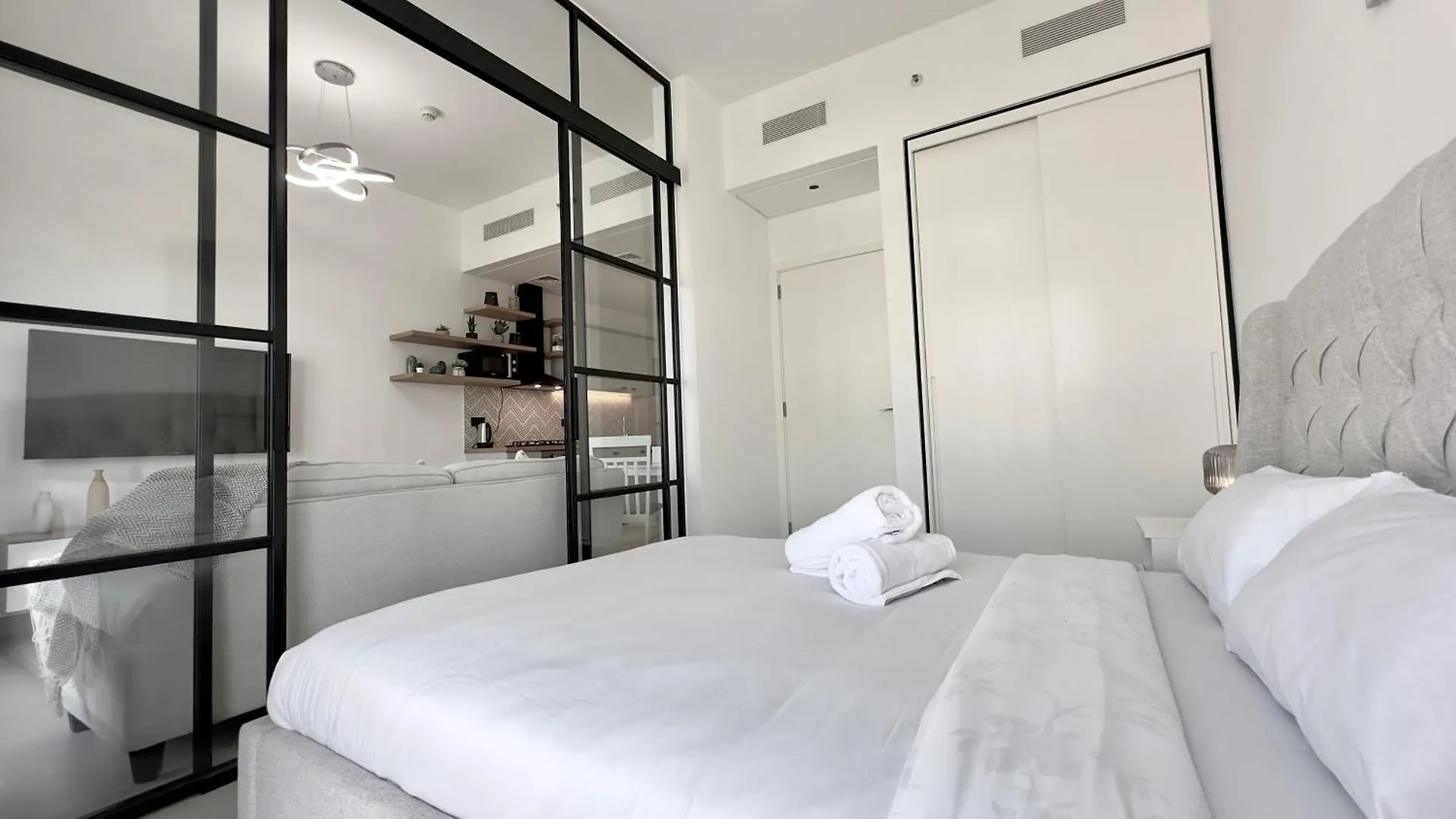 1Br Apartment With Burj Khalifa View In Dubai Hills By Bhavan Vacation Homes