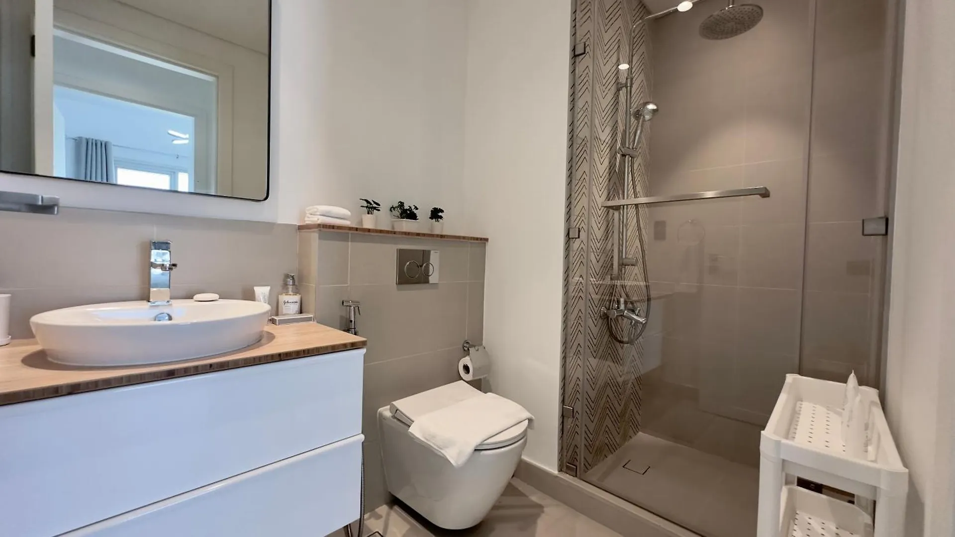 1Br Apartment With Burj Khalifa View In Dubai Hills By Bhavan Vacation Homes