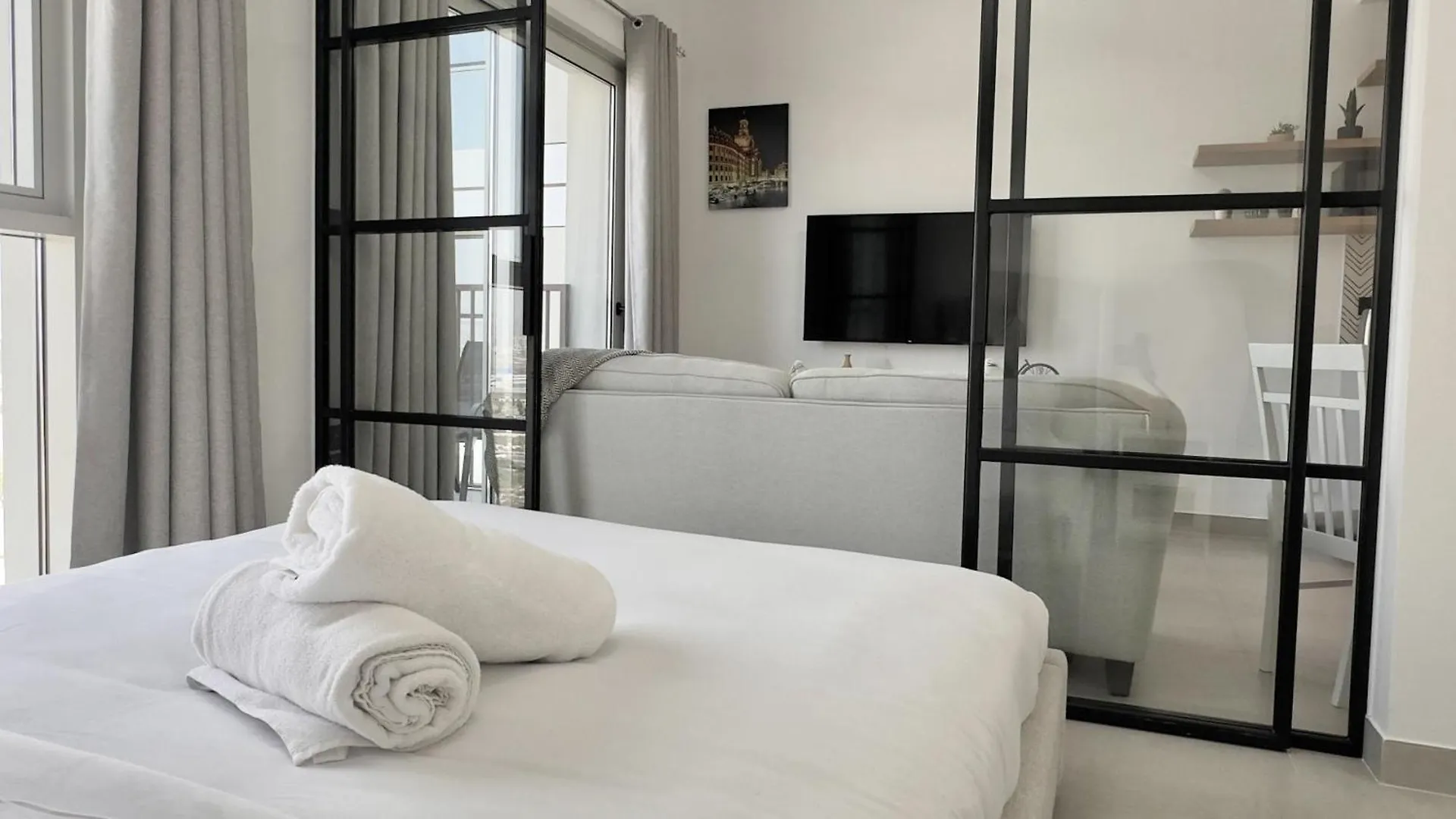 1Br Apartment With Burj Khalifa View In Dubai Hills By Bhavan Vacation Homes